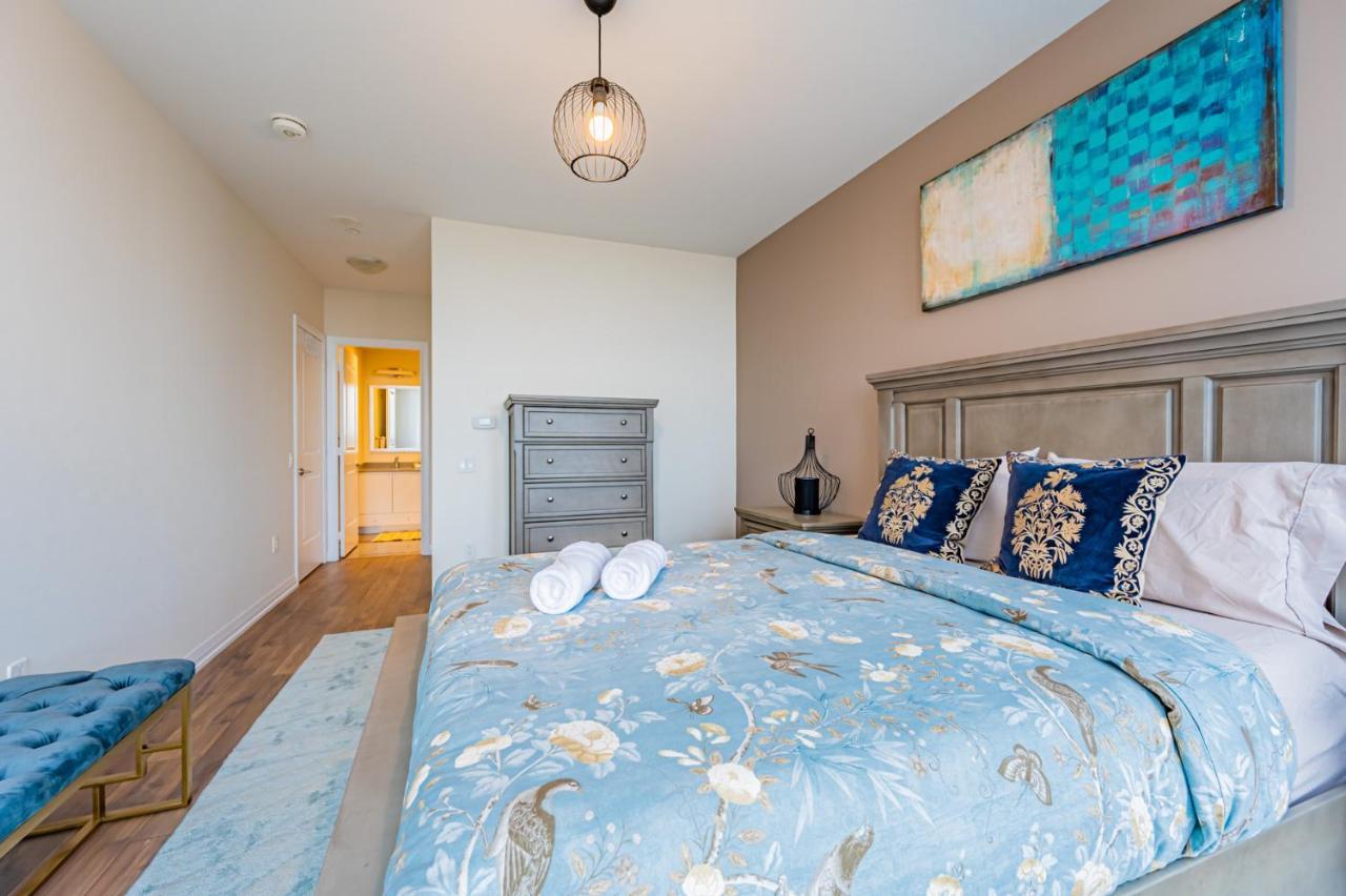 Amazing 3 Bed 4 Bath Penthouse With Roof Top Terrace Close To Airport Mississauga Exterior foto