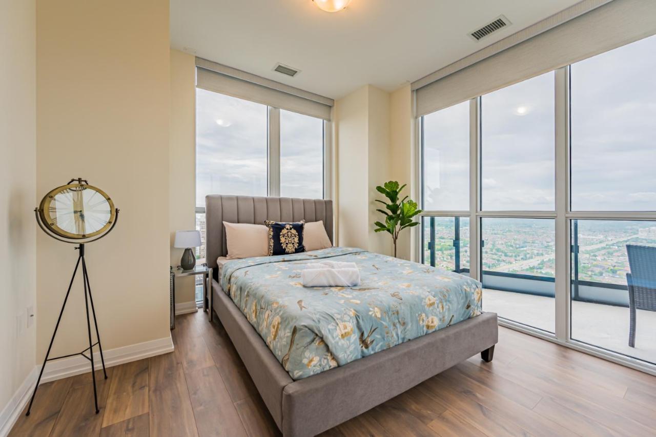 Amazing 3 Bed 4 Bath Penthouse With Roof Top Terrace Close To Airport Mississauga Exterior foto